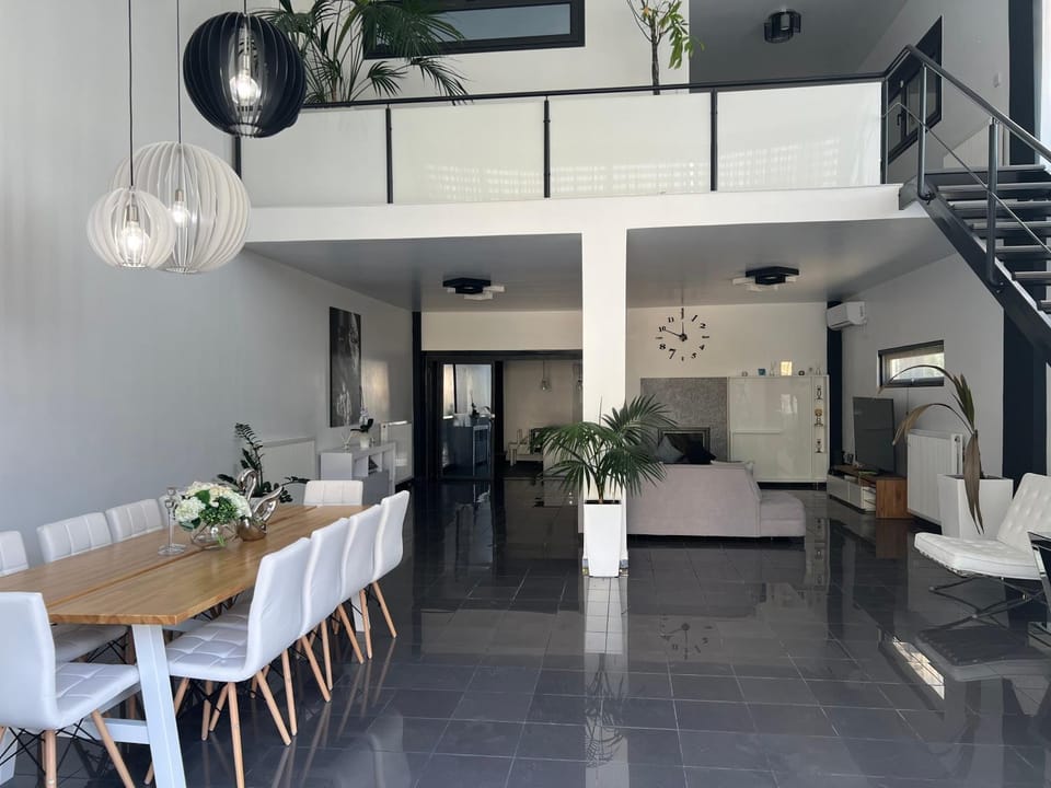 Living room, Seating area, Dining area