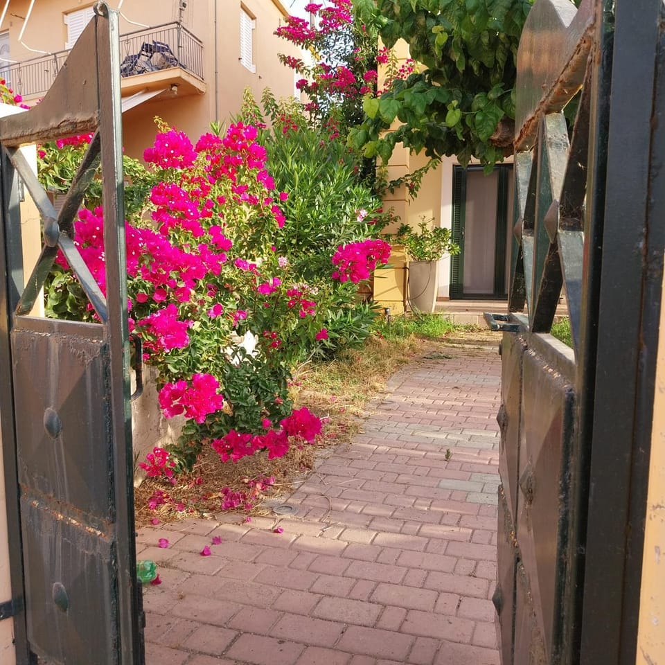 LEONIDAS Apartment in Peloponnese, Western Greece and the Ionian