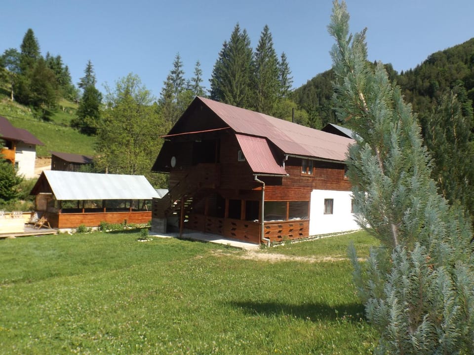 La Marian pensiune restaurant Bed and Breakfast in Cluj County