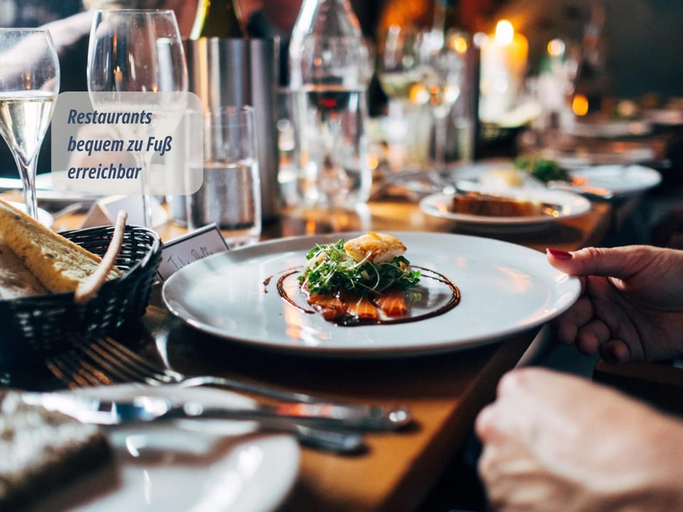 Restaurant/places to eat, Food and drinks, Food, Lunch, Dinner, Drinks