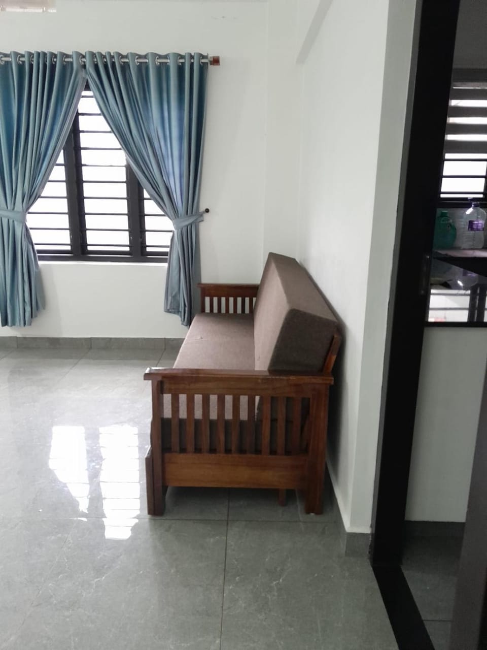 Bed, Living room
