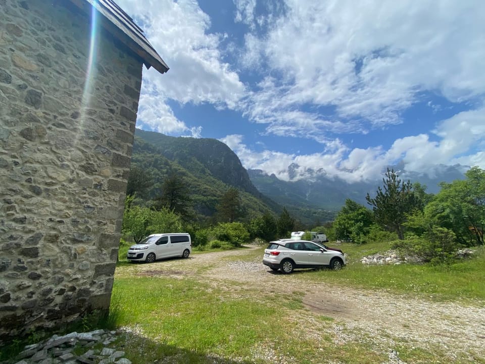 Property building, Natural landscape, Mountain view, Parking