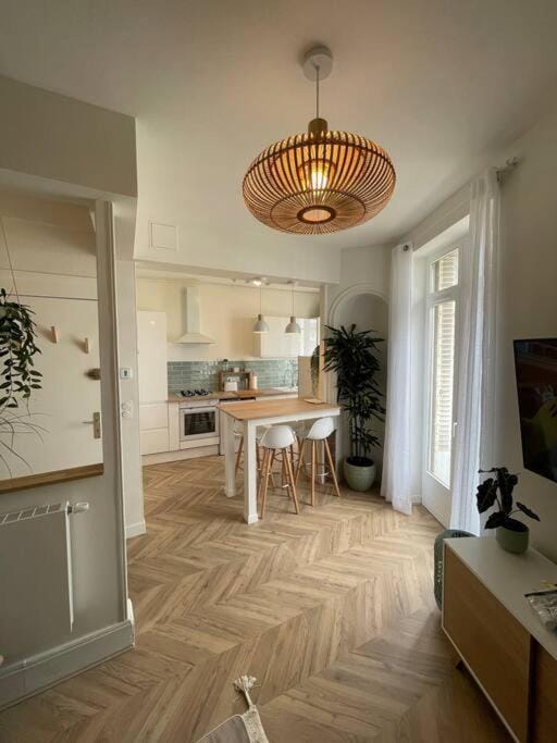 Dining area, pet friendly