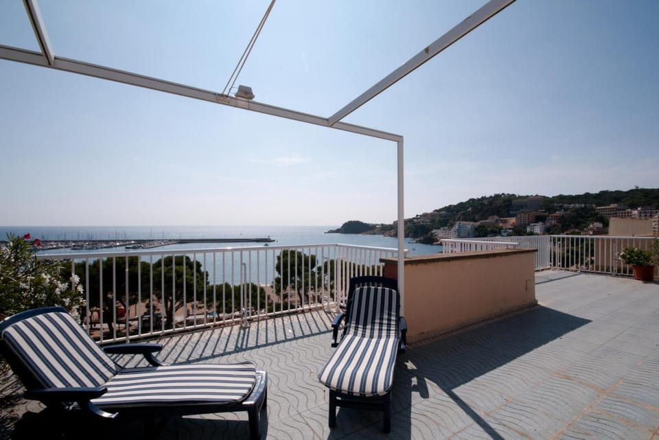 Property building, Balcony/Terrace