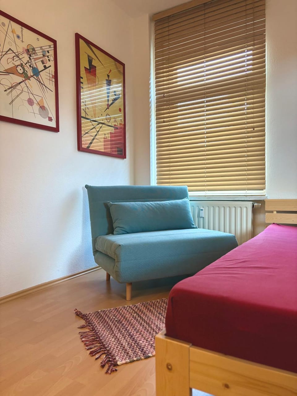 Bed, Seating area, Bedroom