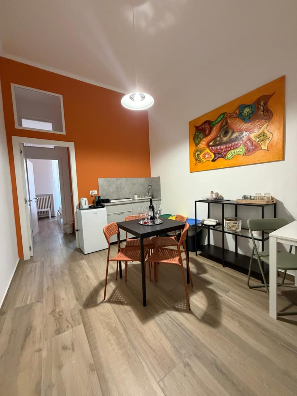 Kitchen or kitchenette, Living room, Seating area, Dining area