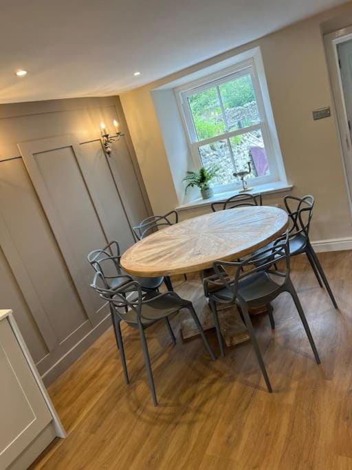 1 The Derry, Luxury 3 Bedroom Cottage - Sedbergh House in England