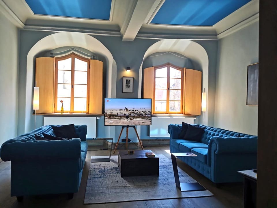 Communal lounge/ TV room