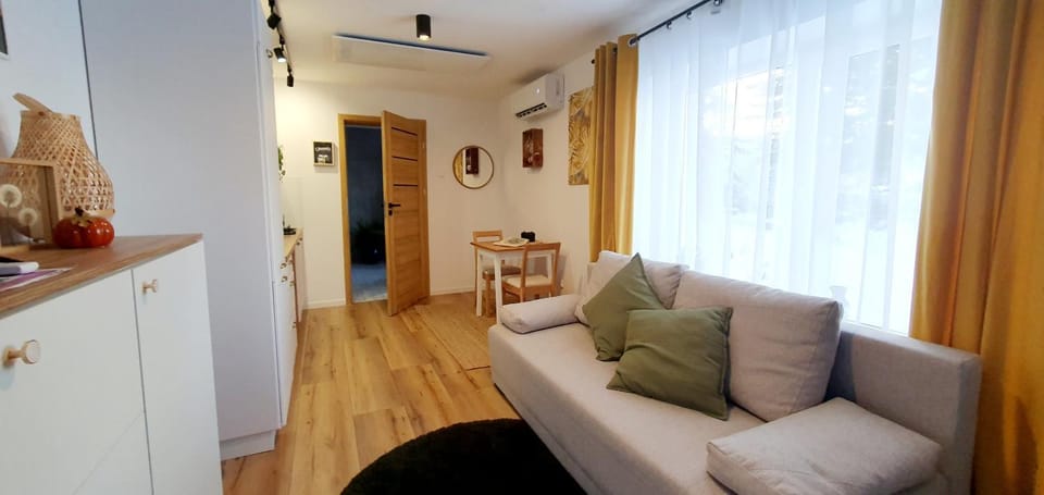 Apartament w Sercu Gór z Ogrodem Apartment in Lower Silesian Voivodeship