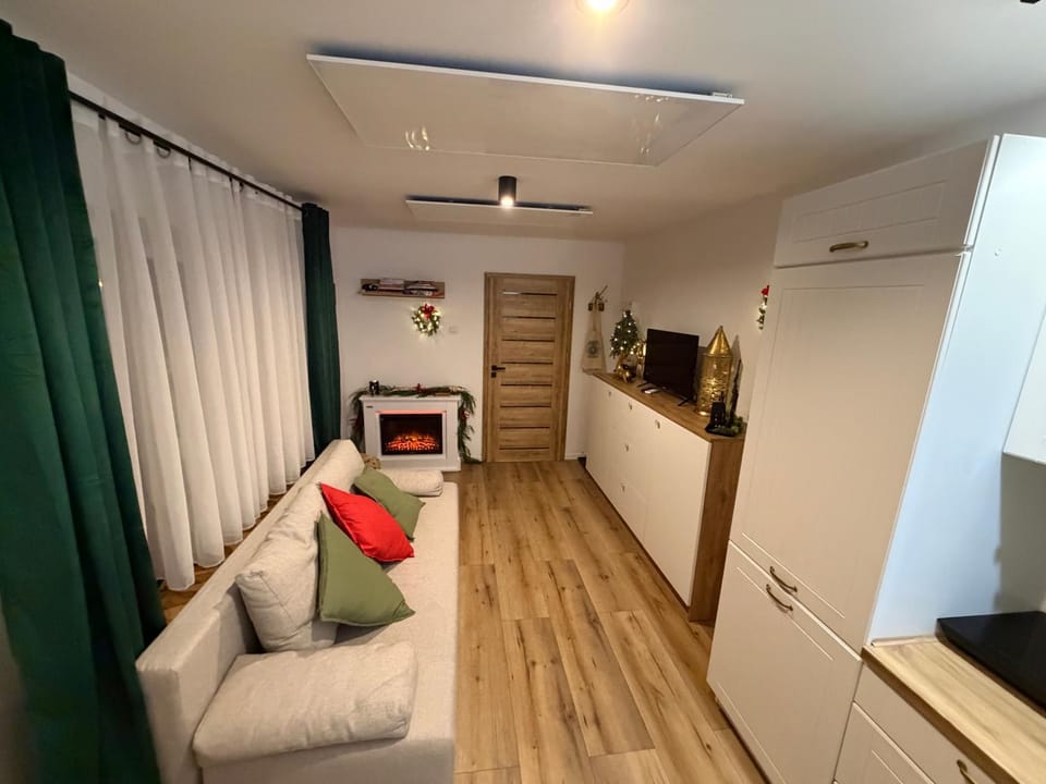 Apartament w Sercu Gór z Ogrodem Apartment in Lower Silesian Voivodeship