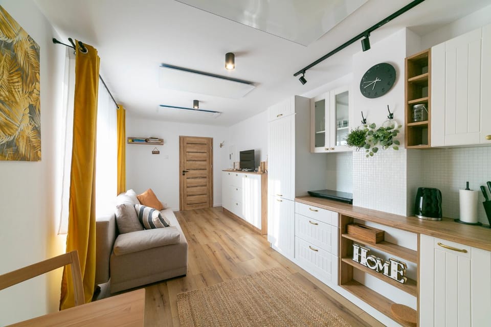 Kitchen or kitchenette, Living room, Seating area, pet friendly, stove
