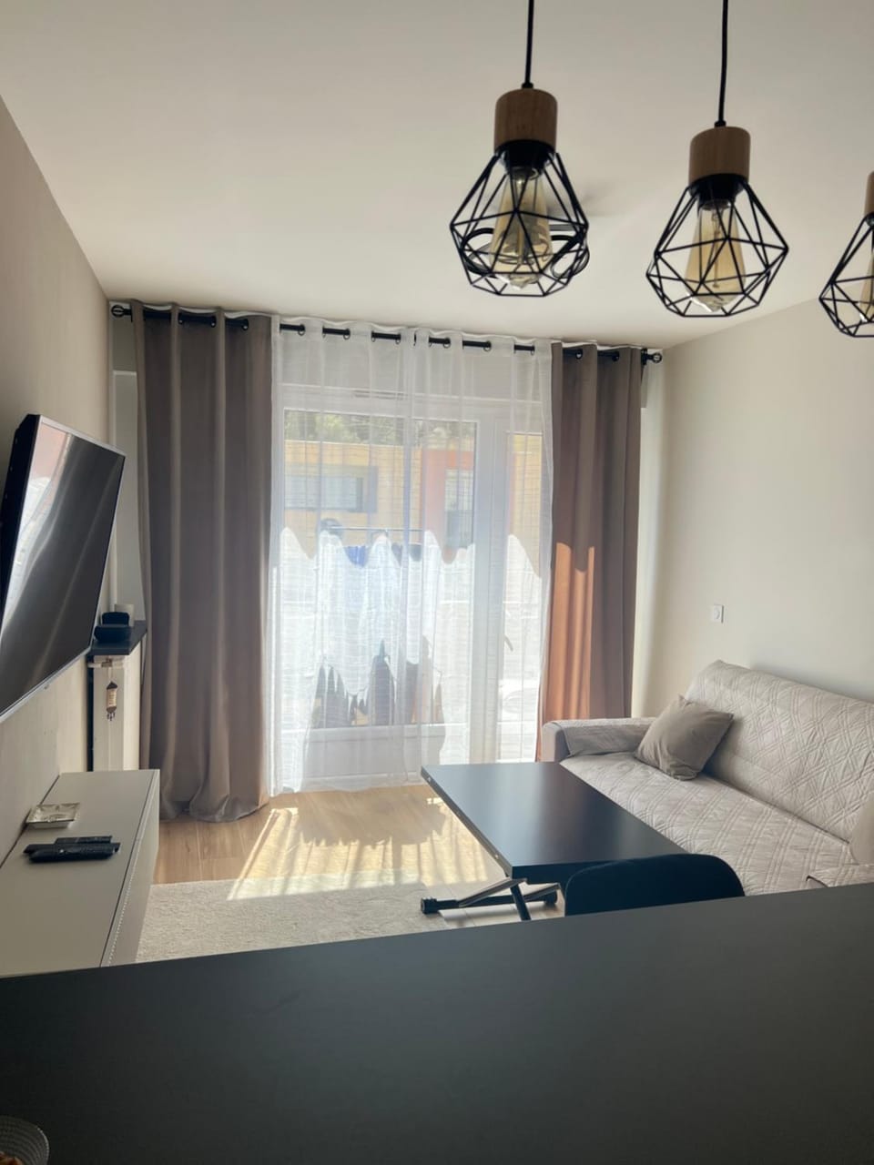 TV and multimedia, Living room, Photo of the whole room, Seating area, hair dresser