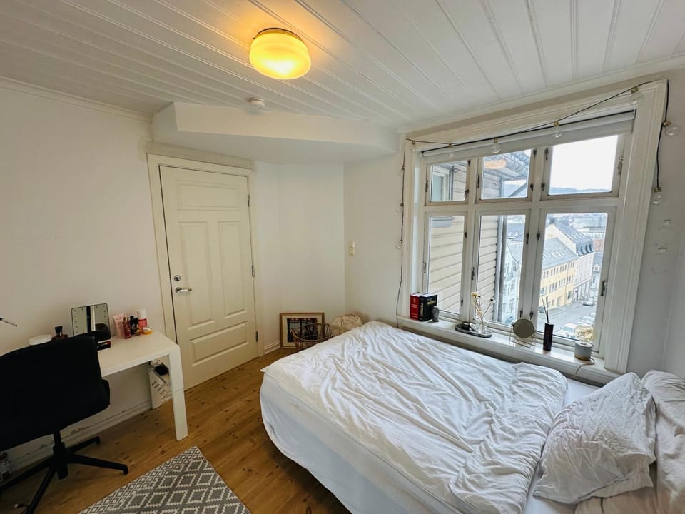 Sjarmerende bolig like ved togstasjonen Vacation rental in Bergen