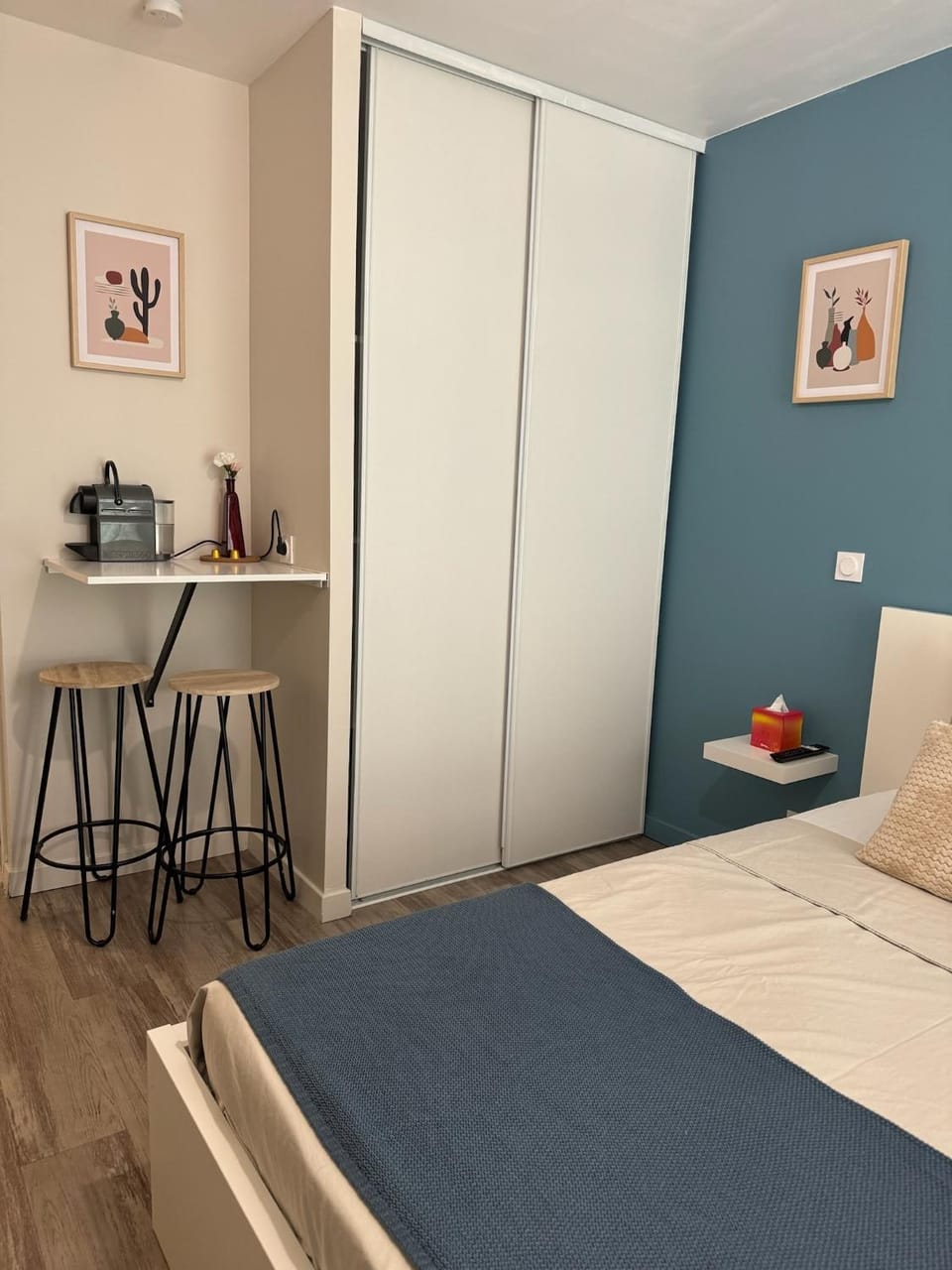 Photo of the whole room