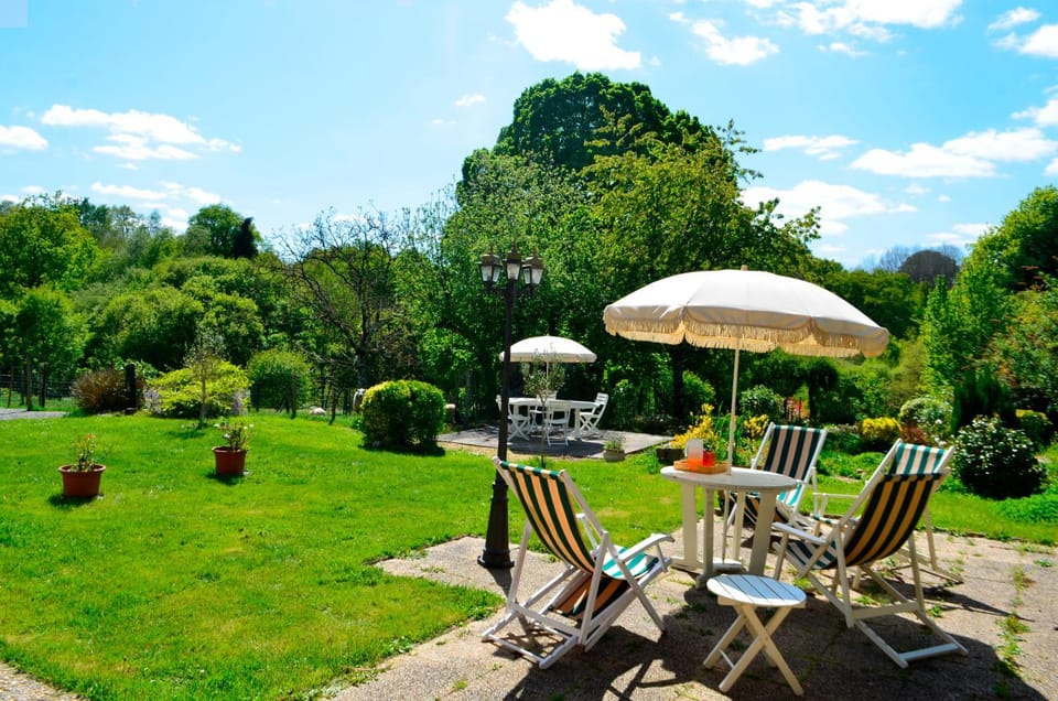 Patio, Day, Natural landscape, Garden, Garden, Balcony/Terrace, Garden view, sunbed