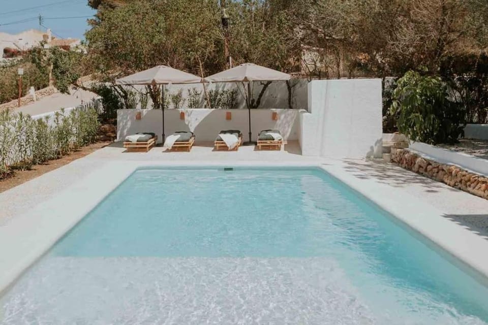 Natural landscape, Garden, Garden view, Pool view, Swimming pool, sunbed