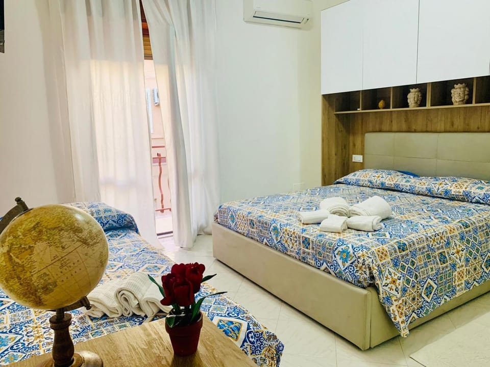 Bedroom, towels, air conditioner