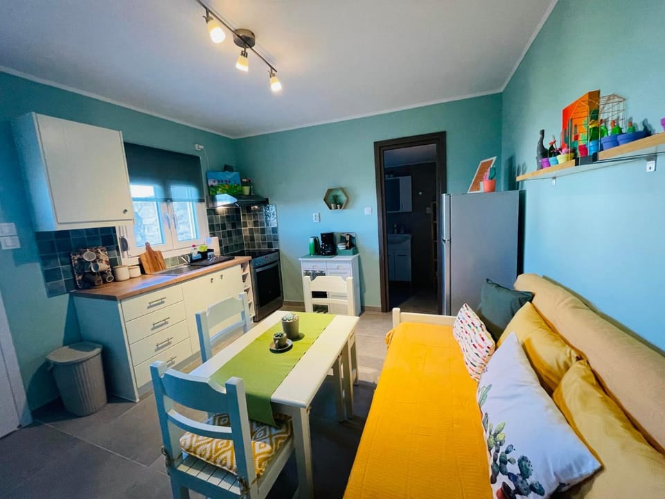 GoAtAndros Colourful One-Bedroom Apartment in Gavrio Apartment in Decentralized Administration of the Aegean