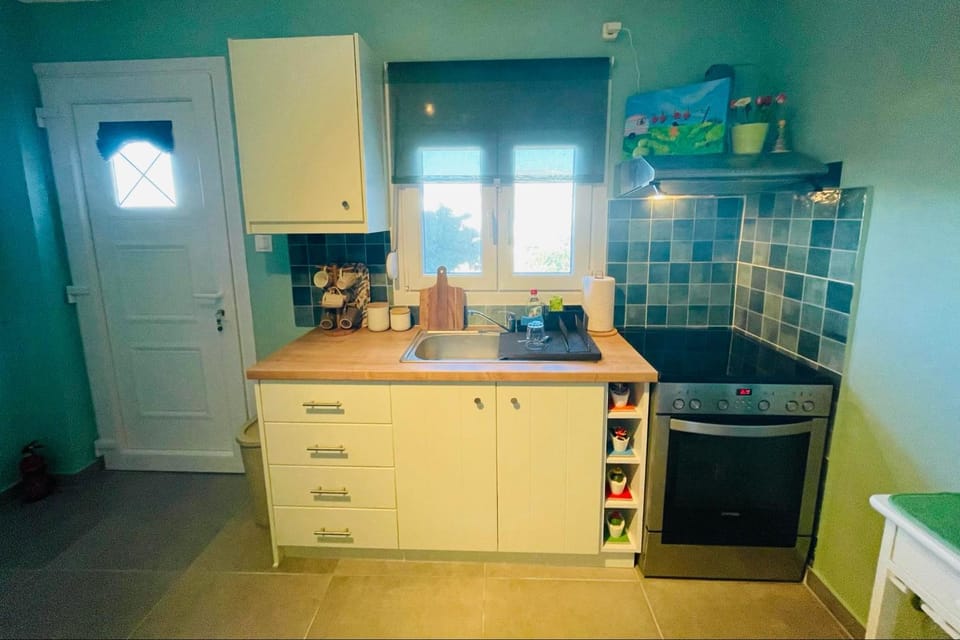 GoAtAndros Colourful One-Bedroom Apartment in Gavrio Apartment in Decentralized Administration of the Aegean