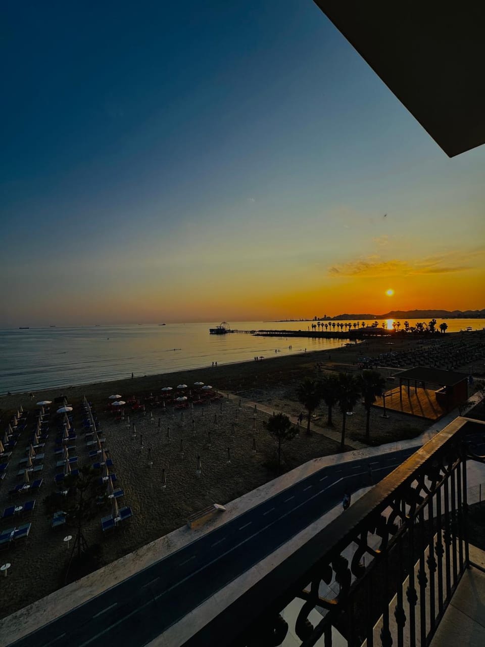 Balcony/Terrace, Beach, Sea view, Sunset