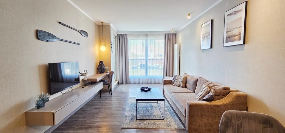 HolidayHomePL Bel Mare 317e z balkonem Apartment in Miedzyzdroje