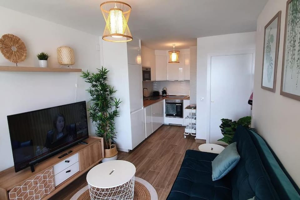 Superbe appartement avec vue mer, piscine et parking privé gratuit Apartment in La Pineda