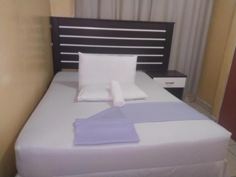 M-Dee Guest Pass Lodge Bed and Breakfast in South Africa