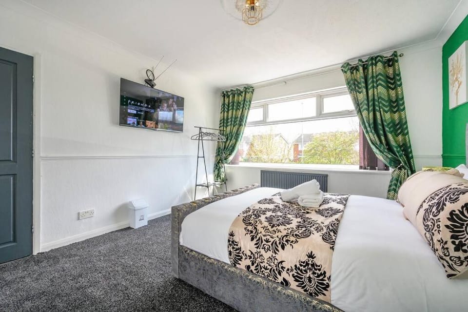 *328OL* For your relaxed & Cosy stay + Parking House in Leeds