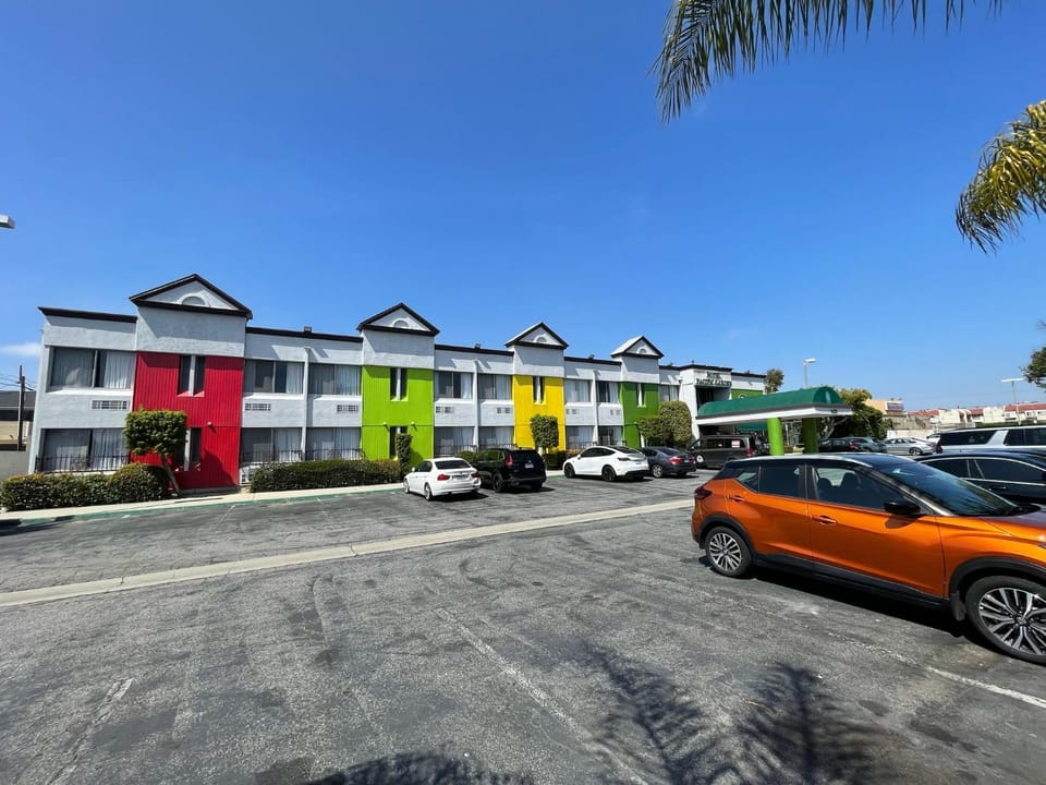 Property building, Street view