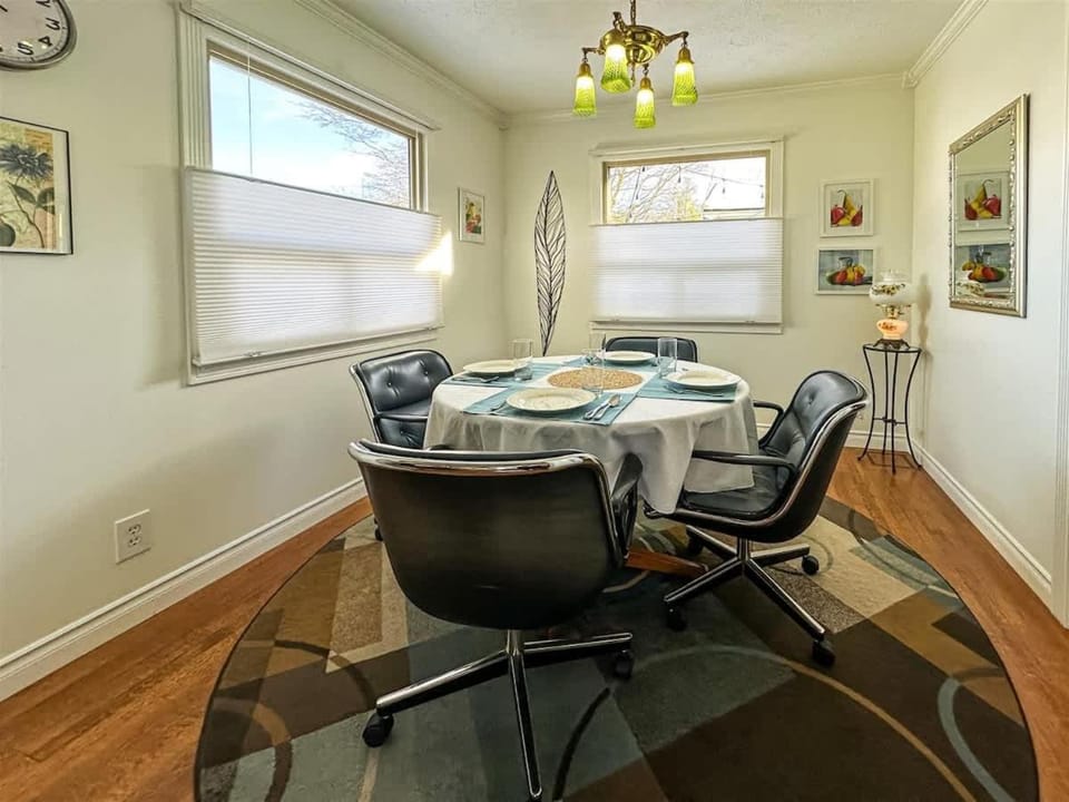 Pa The Lincoln Lounge House in Port Angeles