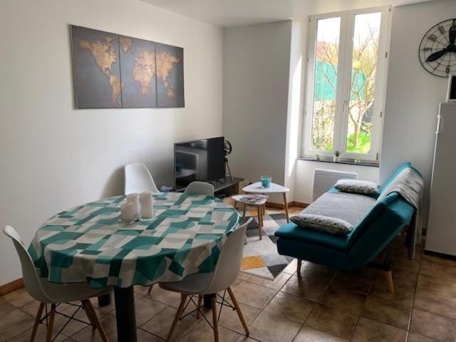 Living room, Dining area