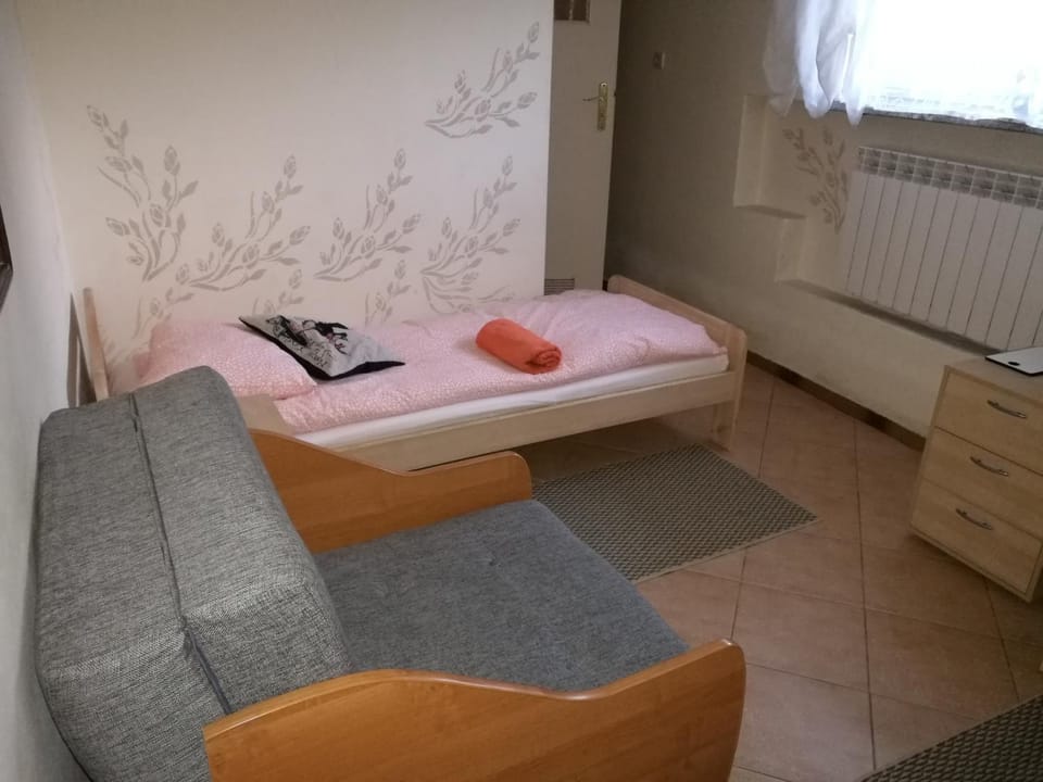 Dom Mysliwski Hostel in Warsaw