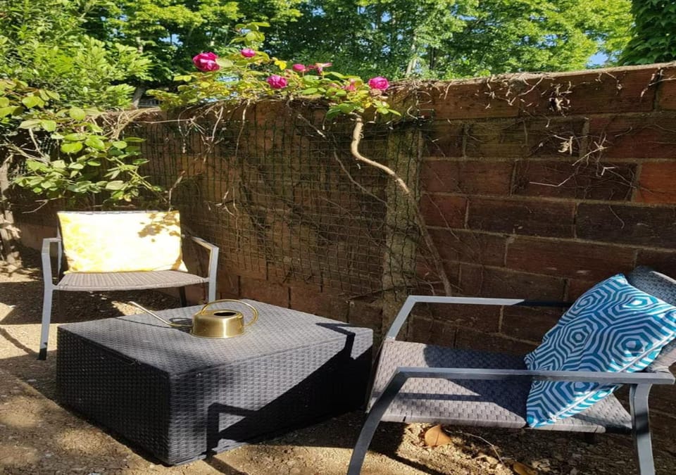 Paris 15 minutes gare 2min appartement avec terrasse Apartment in Île-de-France