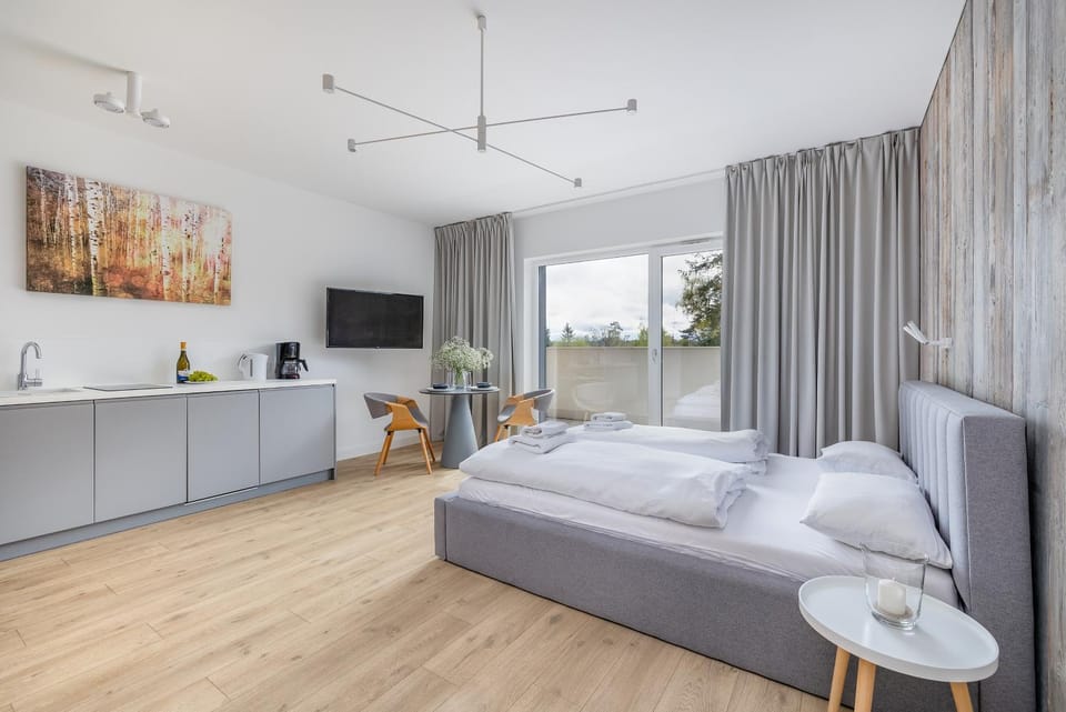 Bed, TV and multimedia, Kitchen or kitchenette, Photo of the whole room, Bedroom, towels