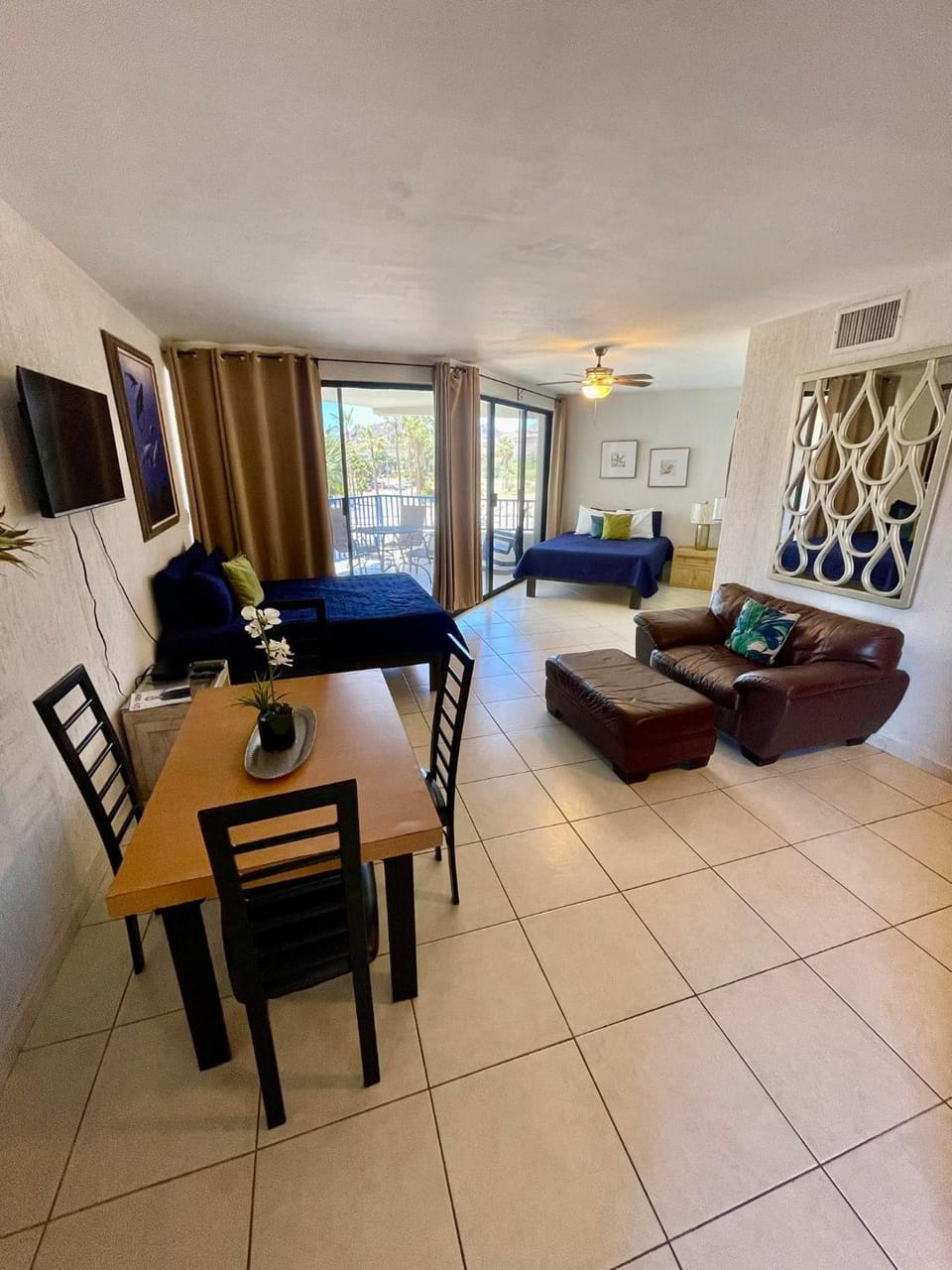 TV and multimedia, Dining area