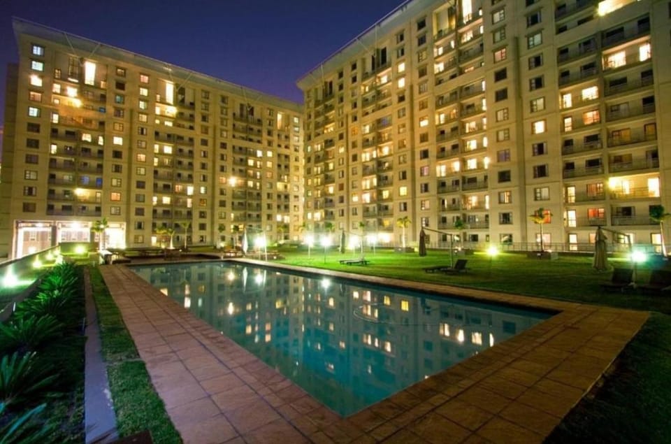 Sandton Lux, 2 Bedroom & 2 Ensuite, No Load shedding Apartment in Sandton