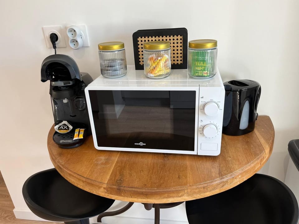 Coffee/tea facilities, minibar
