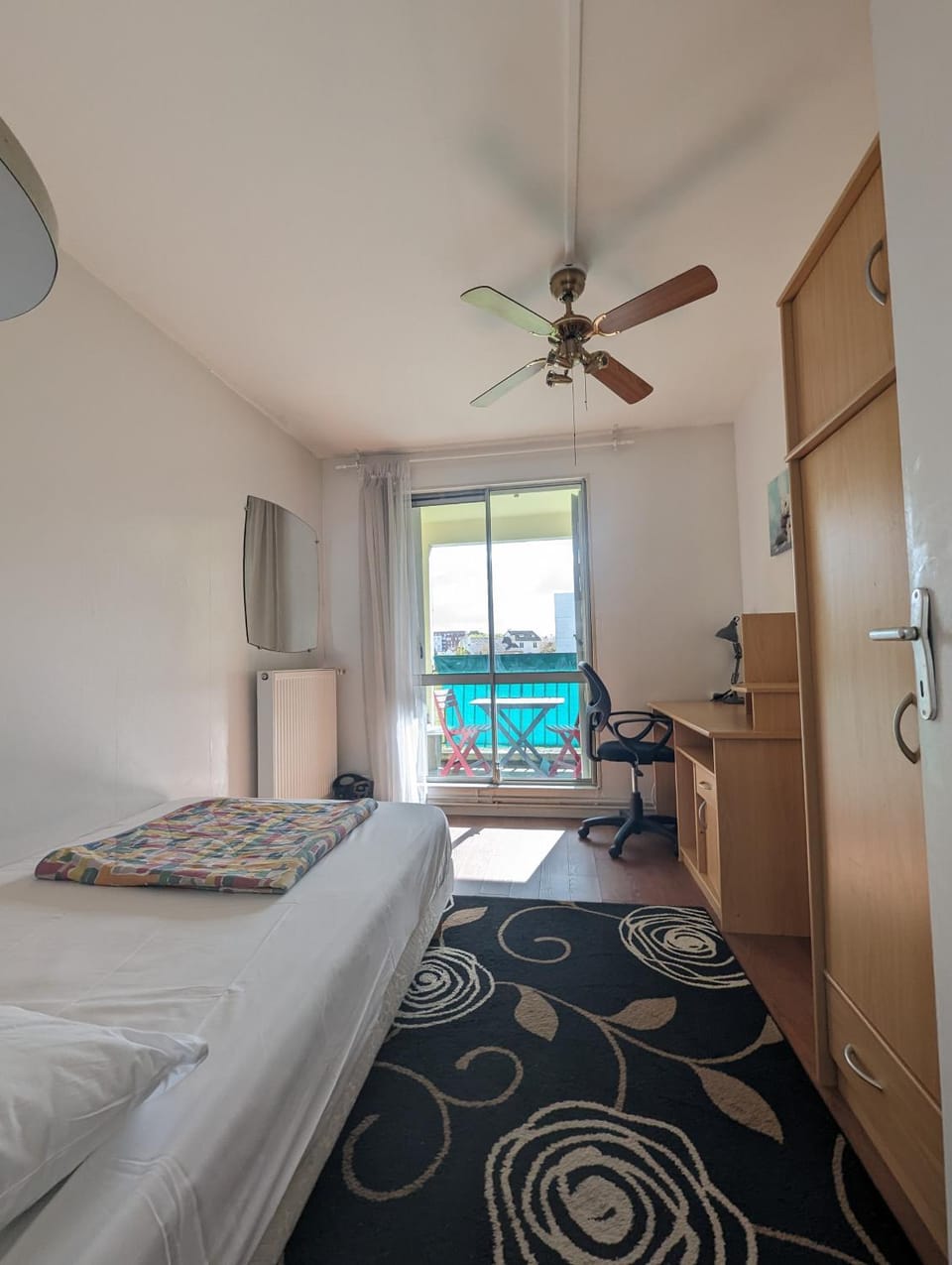 Bed, Photo of the whole room, Bedroom, fireplace, wardrobe