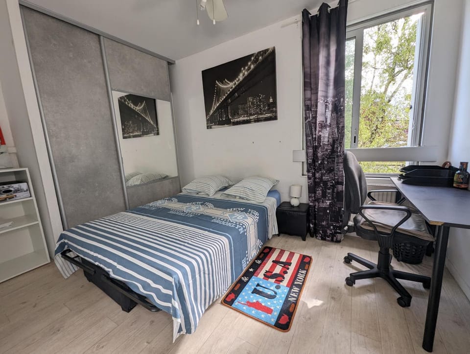 Bed, Photo of the whole room, Bedroom, hair dresser