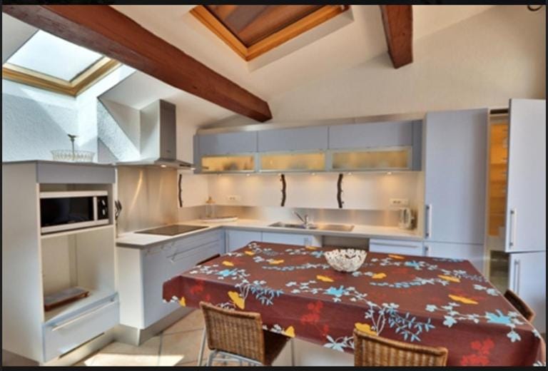 Kitchen or kitchenette, stove