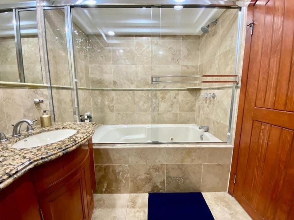 Rosarito Beach and pool access apartment 2bd 2b House in Rosarito