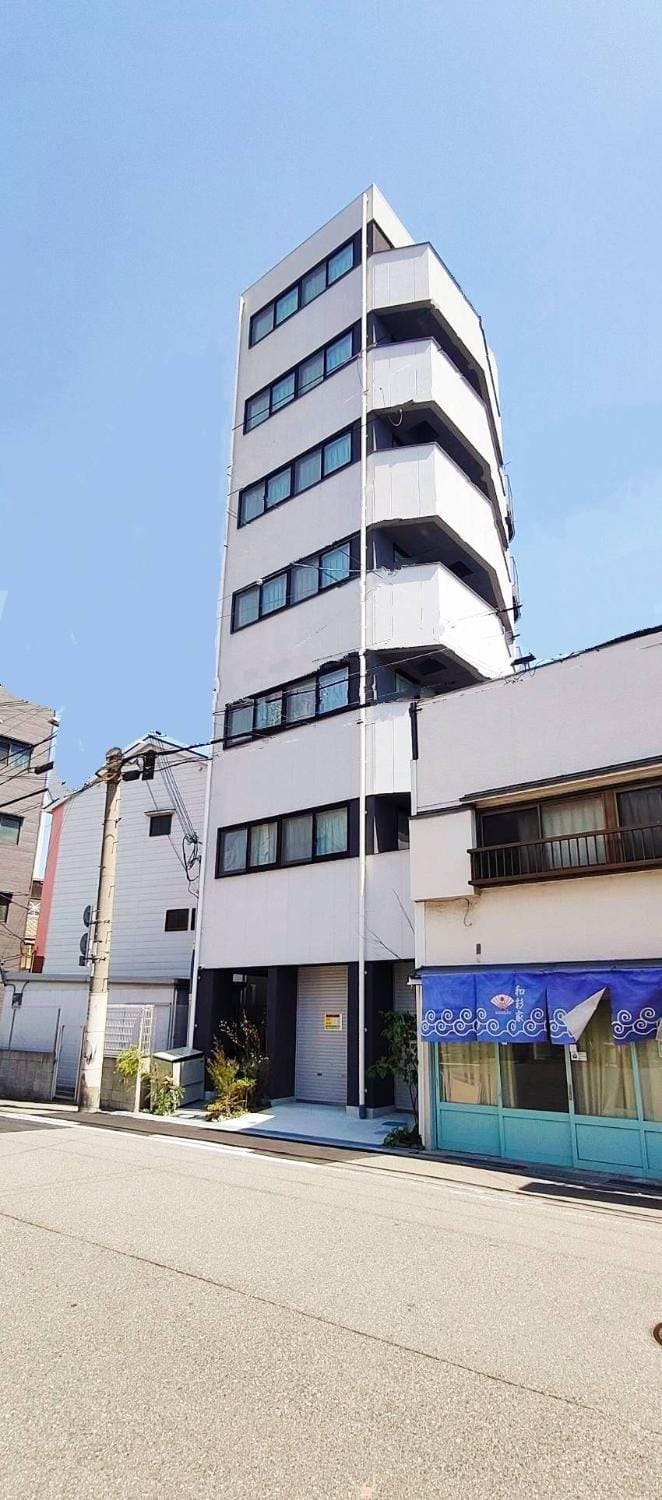 Property building, Day