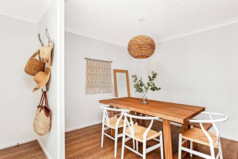 Burleigh Beach Apartment - Self Catering Apartment in Burleigh Heads
