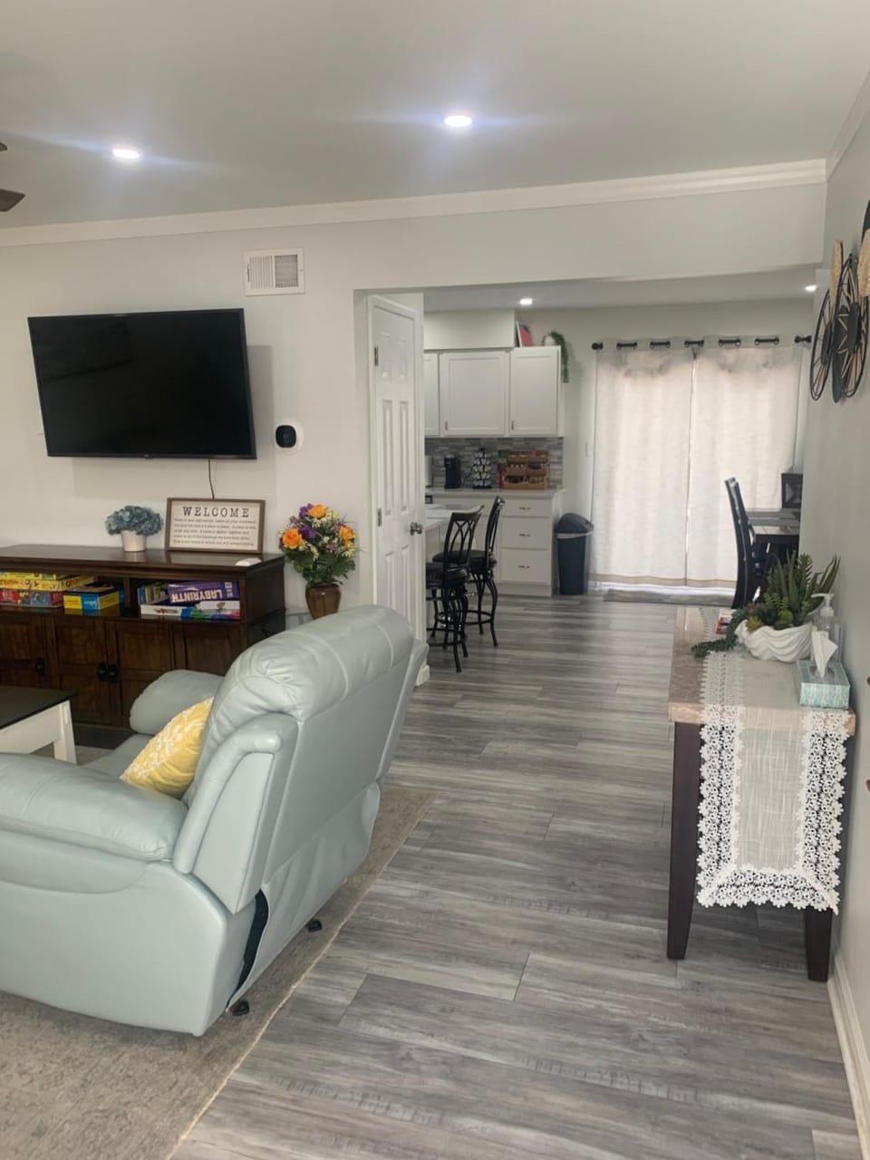 Communal lounge/ TV room, TV and multimedia, Kitchen or kitchenette, Living room, Seating area, Evening entertainment