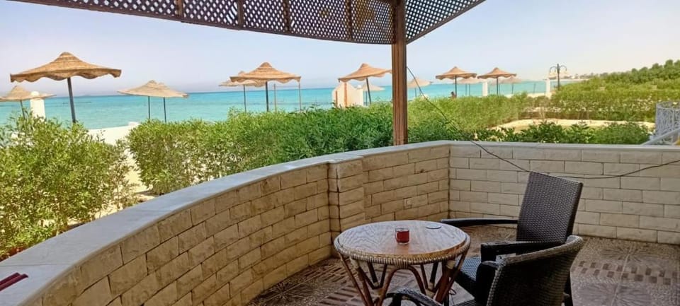 شاليه علي البحر صف أول بحديقة خاصة بمنتجع براس سدر Chalet direct Sea View Ras Sudr Apartment in South Sinai Governorate