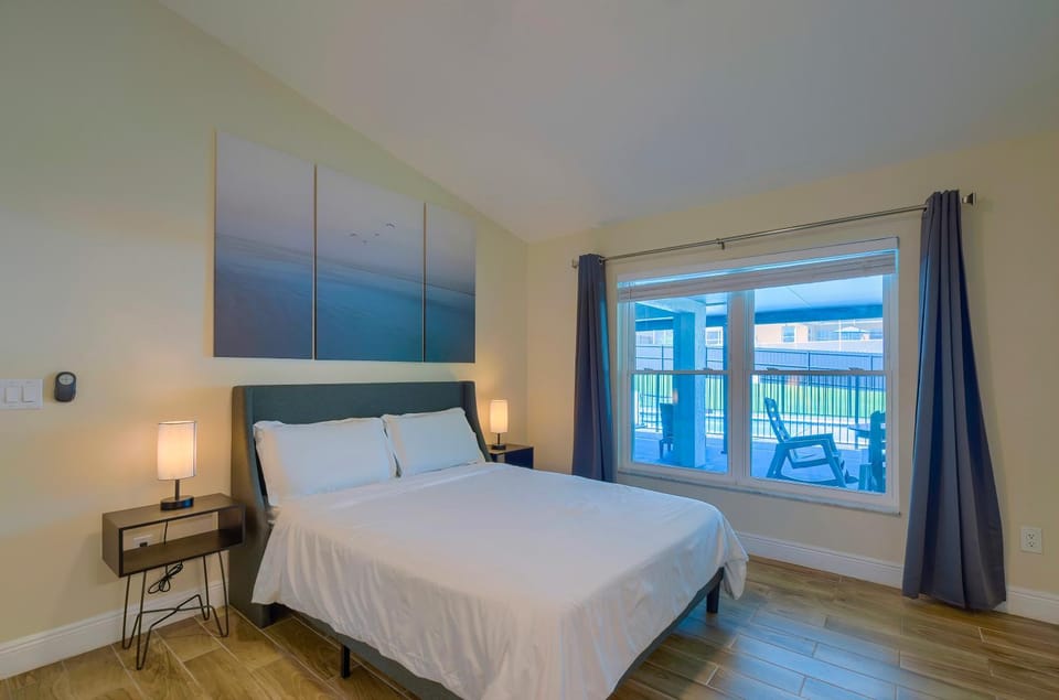 Bed, Bedroom, Pool view