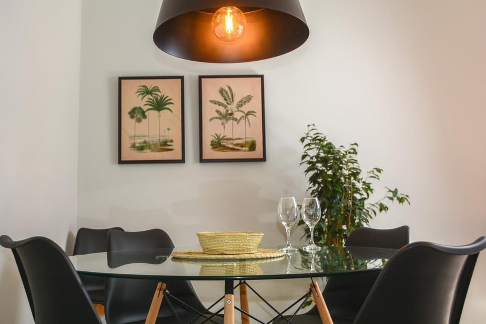 Seating area, Dining area