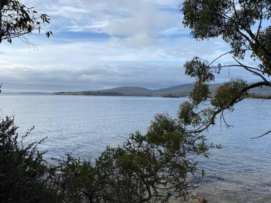 Mountain view, Sea view