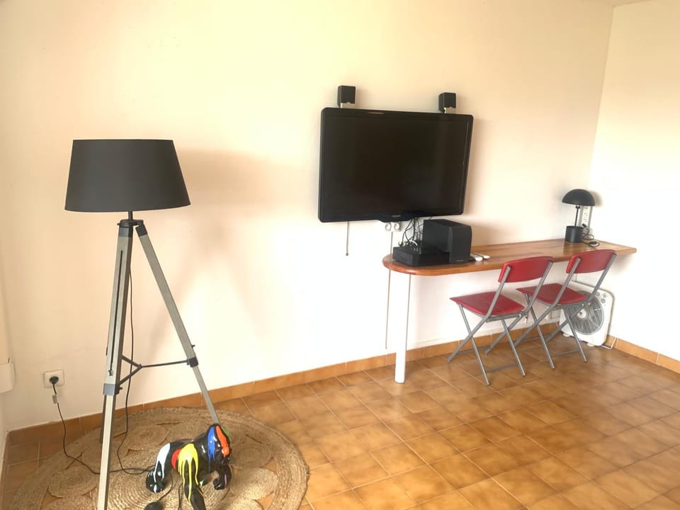 TV and multimedia, Seating area