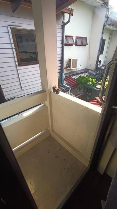 Chubby5 Room6 Apartment in Bangkok